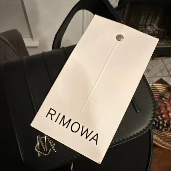 Rimowa cross body bay  new with tag, comes with 34x34” Dior or fendi s… - Picture 9 of 10